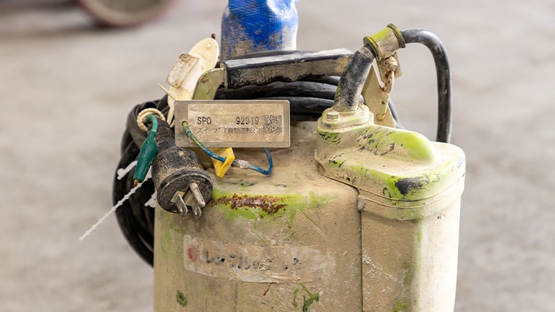 汚れにより読み取りが困難になったQRコード